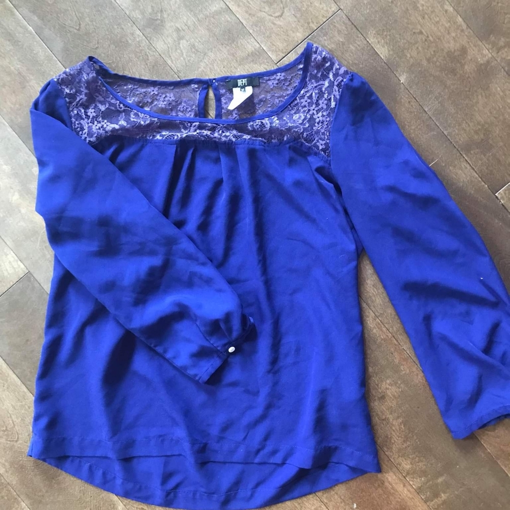 Women blue blouse dept medium